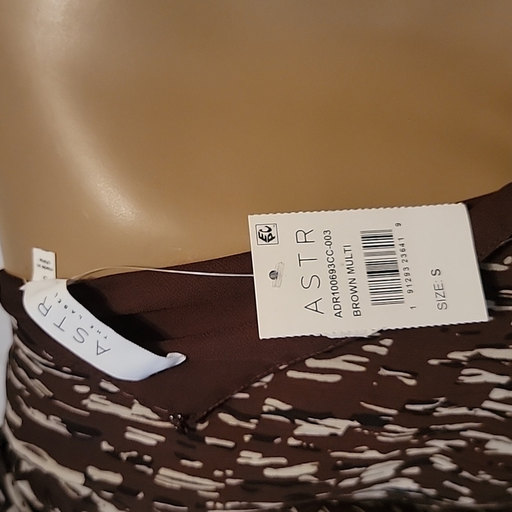 ASTR The Label - Picture 11 of 15